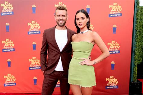 Published on January 12, 2023 1141PM EST Bring in the final rose Former Bachelor Nick Viall has found lasting love with longtime girlfriend Natalie Joy. . Nick viall age gap